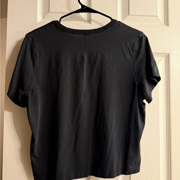Lululemon Black Short Sleeve T-Shirt - Picture 2 of 2